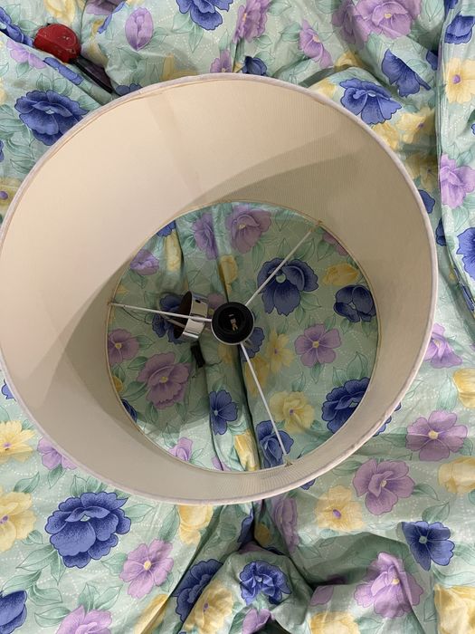 Продам две люстры б/у в рабочем состоянии.