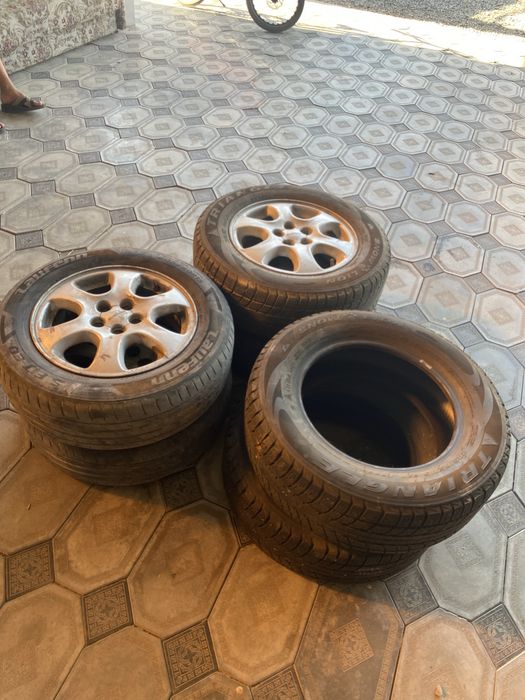 Комплект шин с дисками