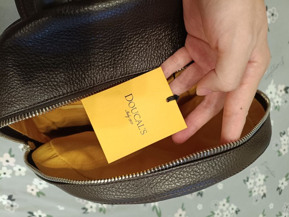 Продам сумку Doucals