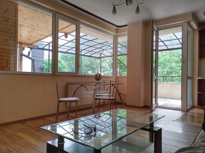 Дава се под наем Двустаен апартамент в София, Лозенец - 64 кв.м за 698.19 € - Снимка #2