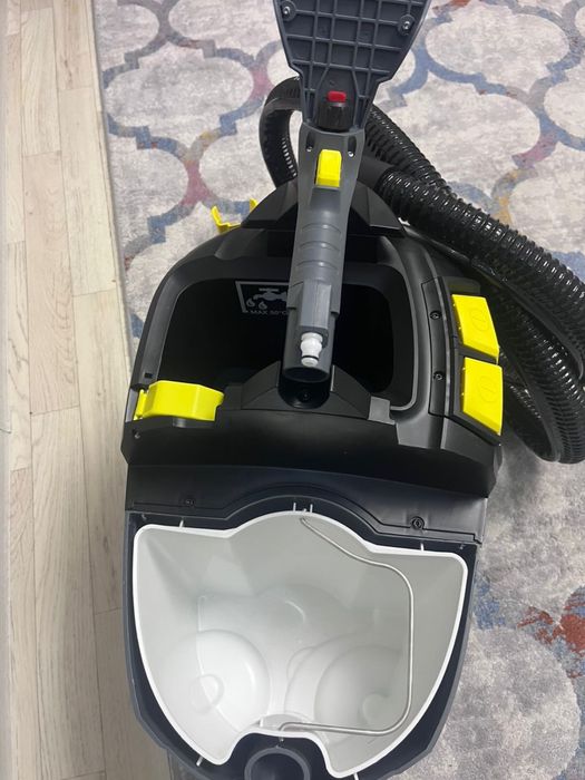 Пылесос Кархер Karcher для профессиональной чтстки