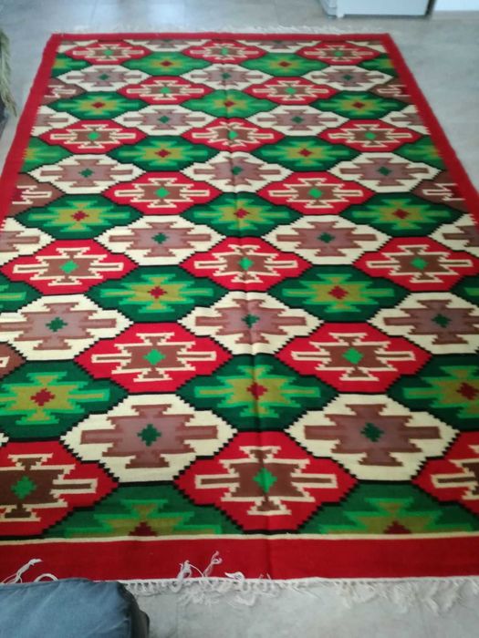 Vand covoare lana din Bucovina