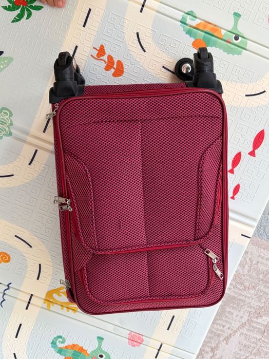 чемодан б/у все колесики работают