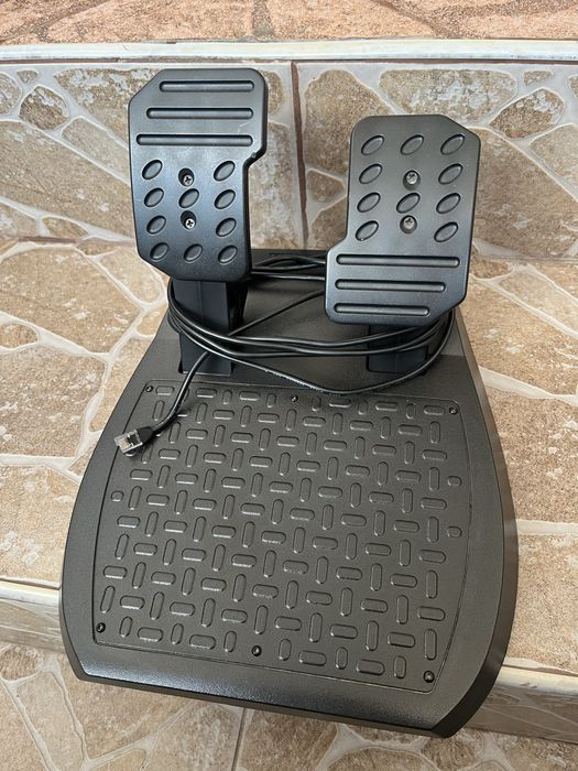 Като нов!!! Thrustmaster TMX Геймьрски Волан