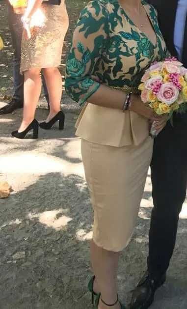 Vand rochie purtata o singura data