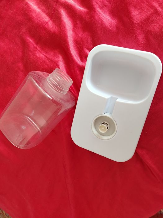 Поилка для кошек б/у.