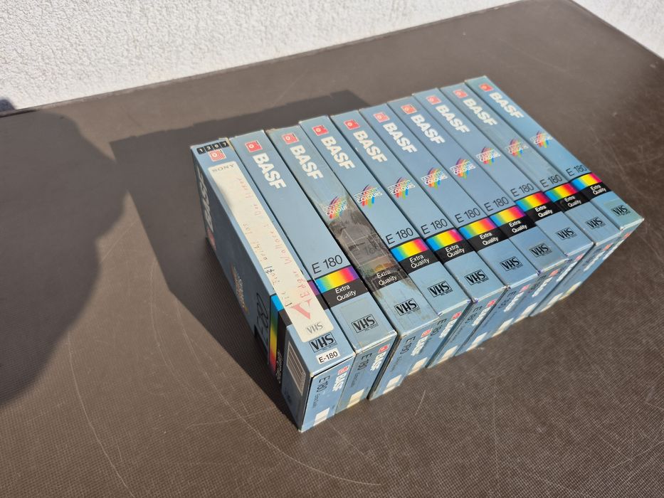 Vând 10 casete video Basf VHS originale de 180 minute colectie filme acțiune,drama,Comedie, Triler, dragoste,western...etc.