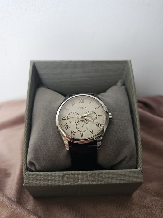 Ceas bărbătesc GUESS – brățară din piele naturală, stil elegant / casual