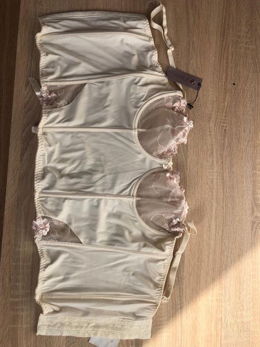 Corset cu sutien nou