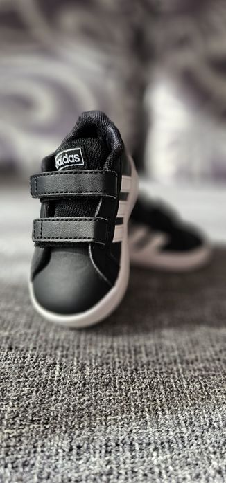 Vând adidasi originali Adidas
