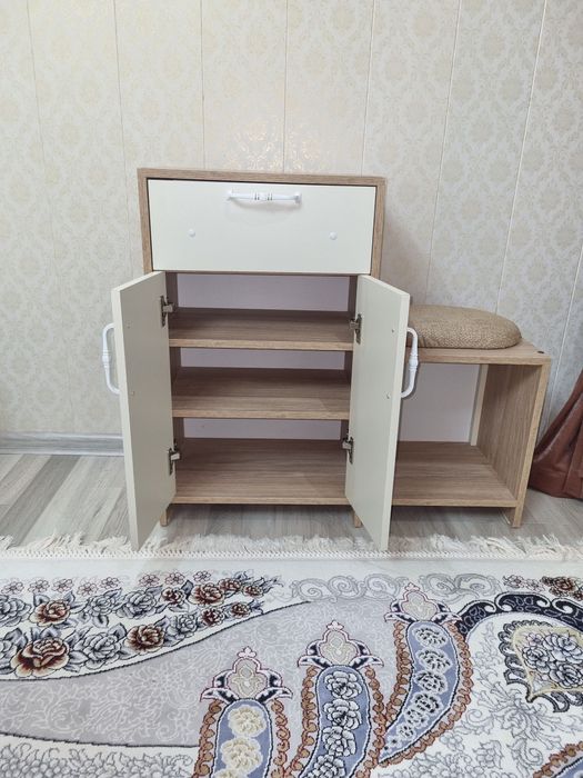 Продаётся обувница новая