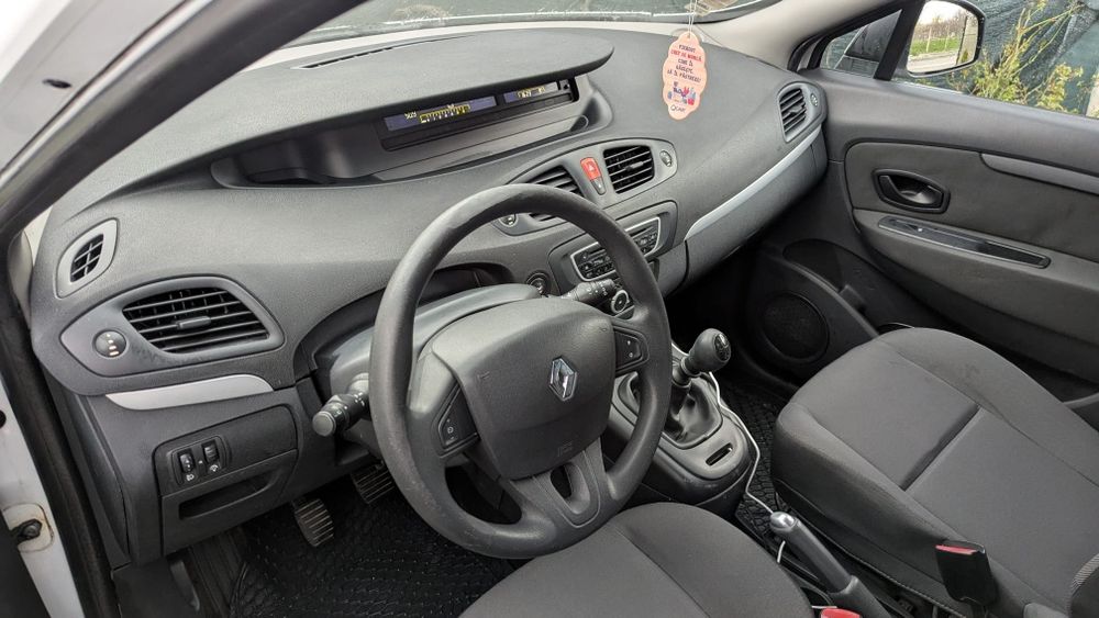 Vând Renault Scenic
