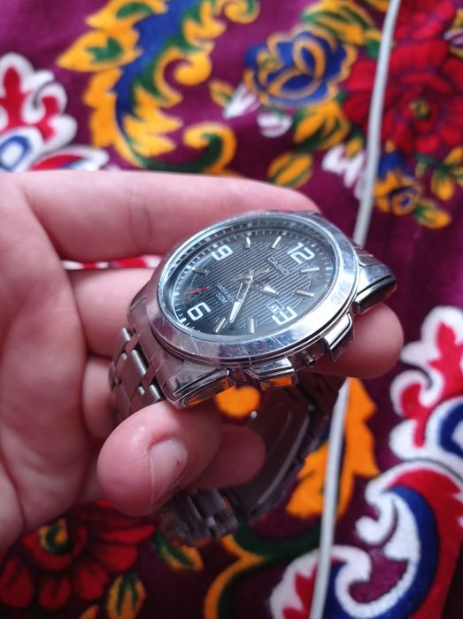 Сағат сатылады, Часы