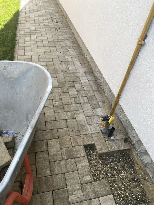 Servicii Subzidiri hirdoizolatii gazon pavele amenajare curte