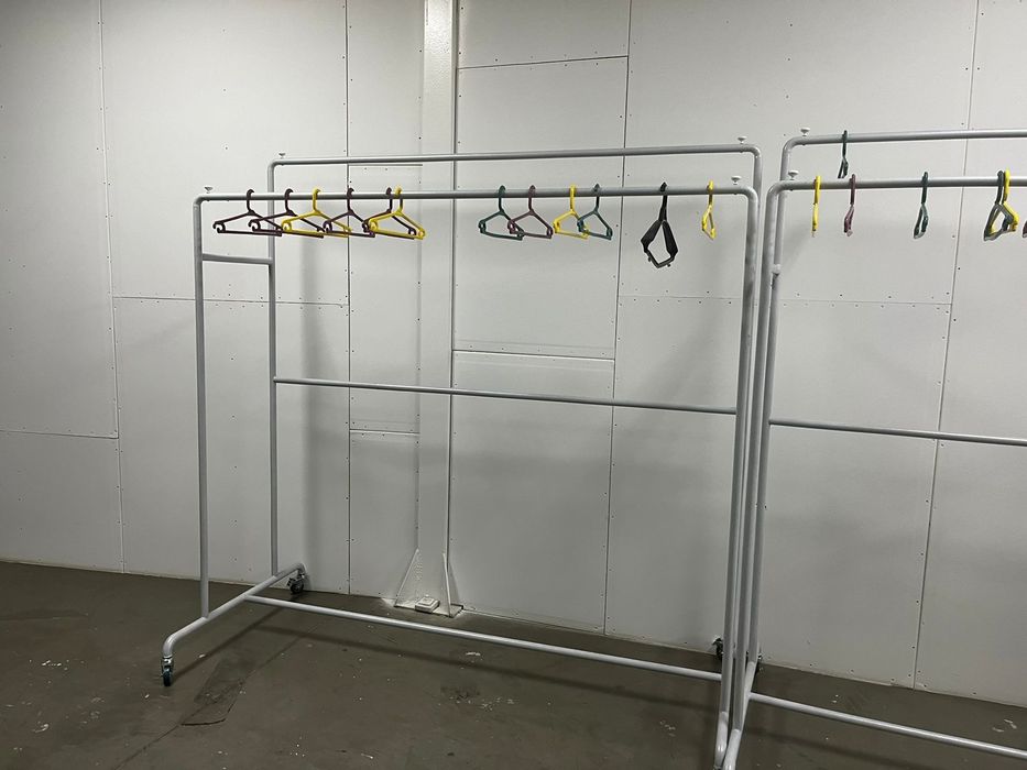 Вешалка для одежды мошная