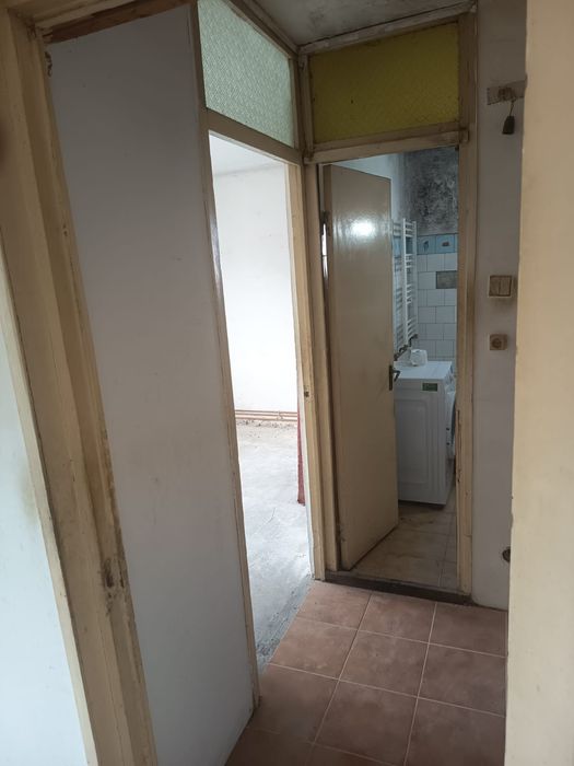 Vand apartament doua camere  Confecții