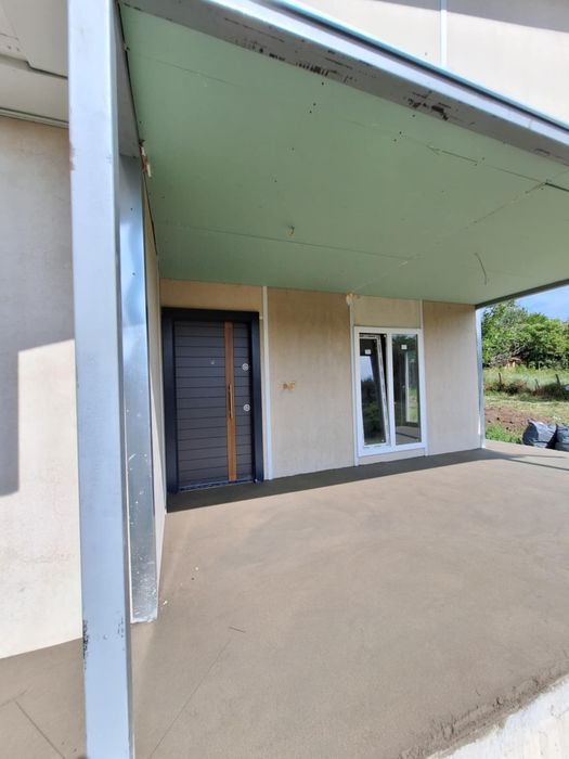 Машинно полагане на подови замазки