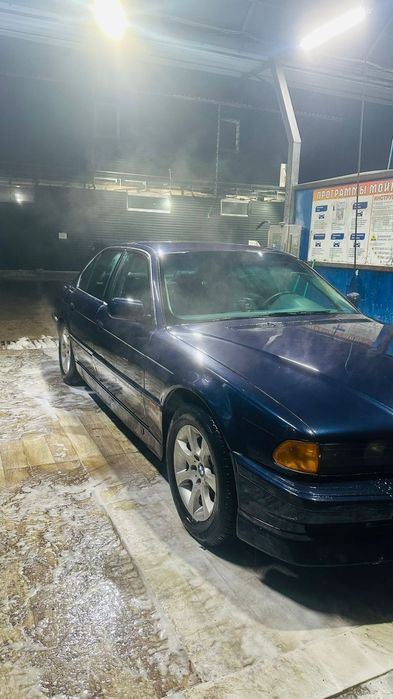 Авто бмв е38 1996