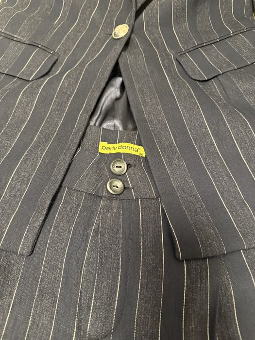 Дамски костюм, нов