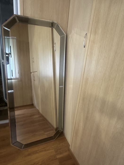 Продам зеркало настенное