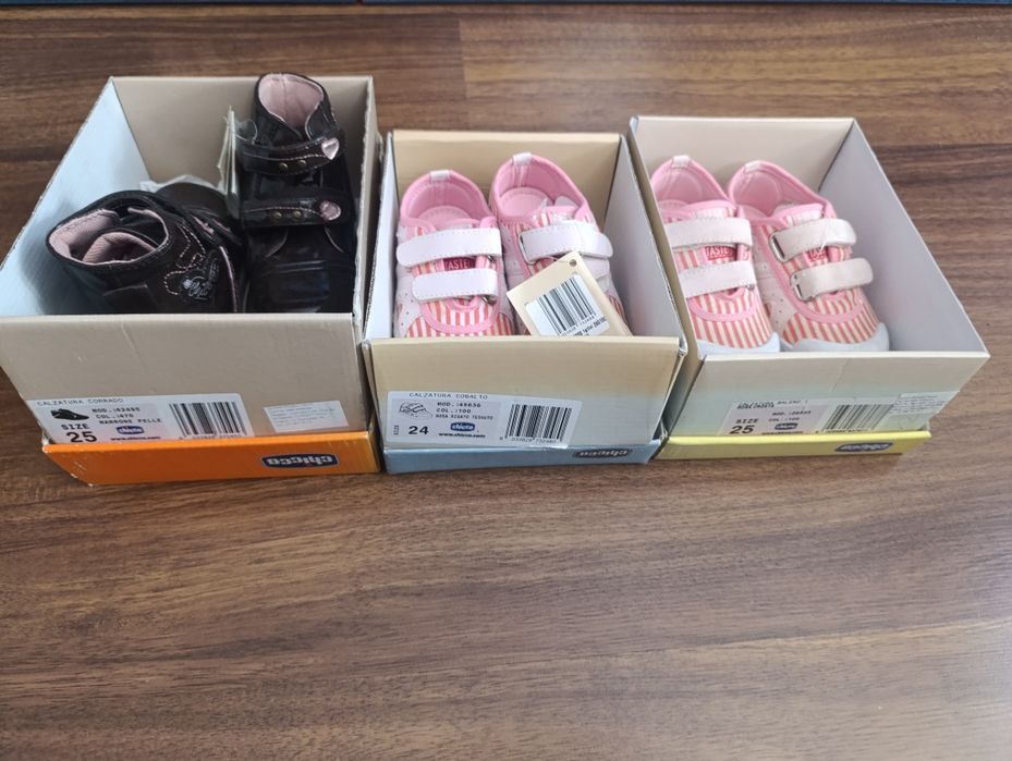 15 чифта детски обувки Chicco