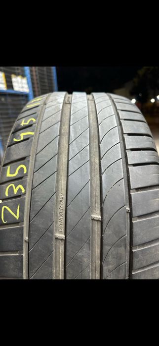 235 45 17 vara.