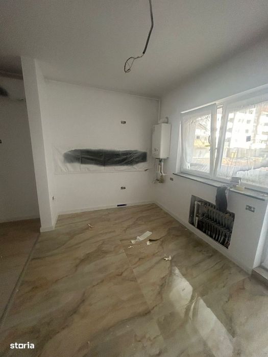 Apartament 3 camere decomandat, 35mp curte proprie, metrou Berceni