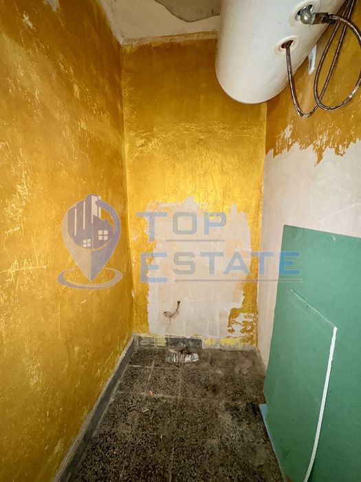 Тристаен панелен апартамент в широкия център на град Велико Търново