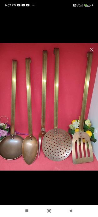 Ustensile de bucătărie din cupru și alama
