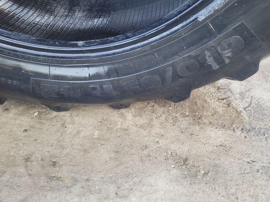 Anvelope tractor Michelin 650/65 R42 (Fără  reparații )