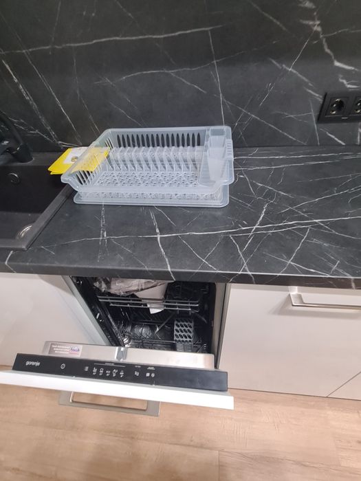 Дава се под наем Тристаен апартамент в Пловдив, Кючук Париж - 80 кв.м за 612 € - Снимка #3