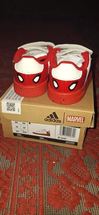 Adidași Adidas Marvel Bebeluși