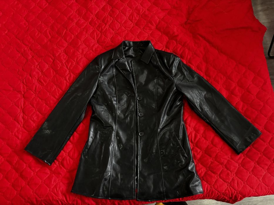 Дамско палто от изкуствена кожа