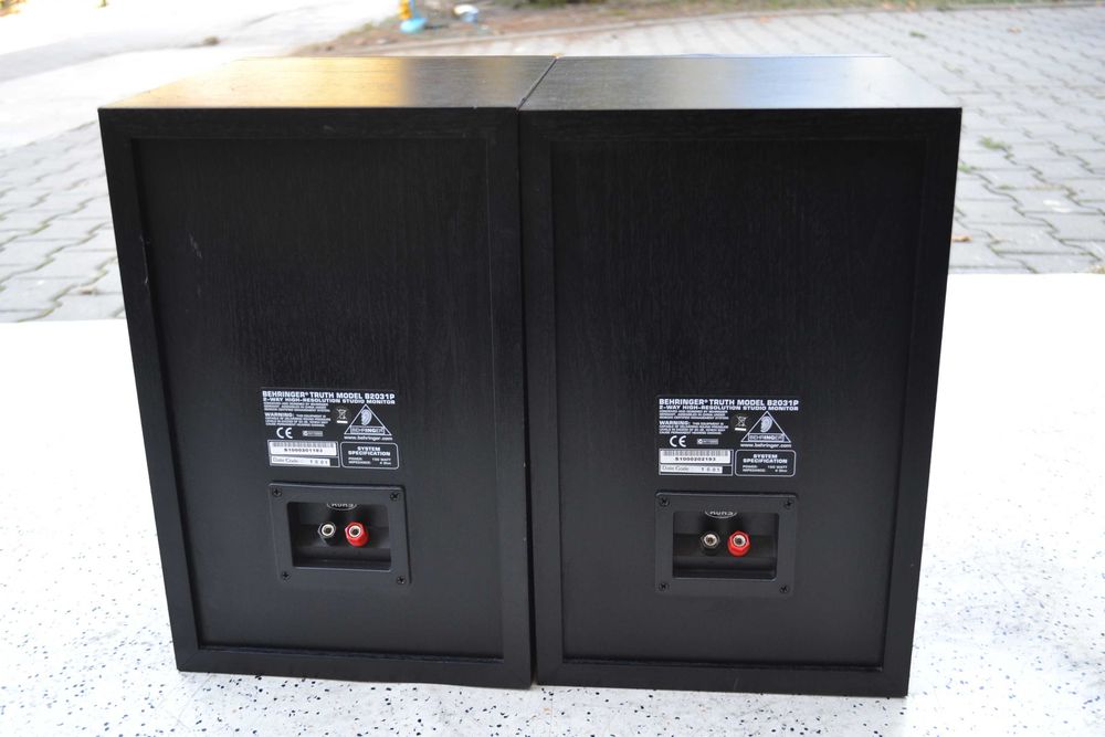 Boxe Behringer model B 2031 P