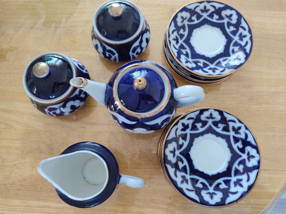 Продам чайный сервиз и ар .посуду