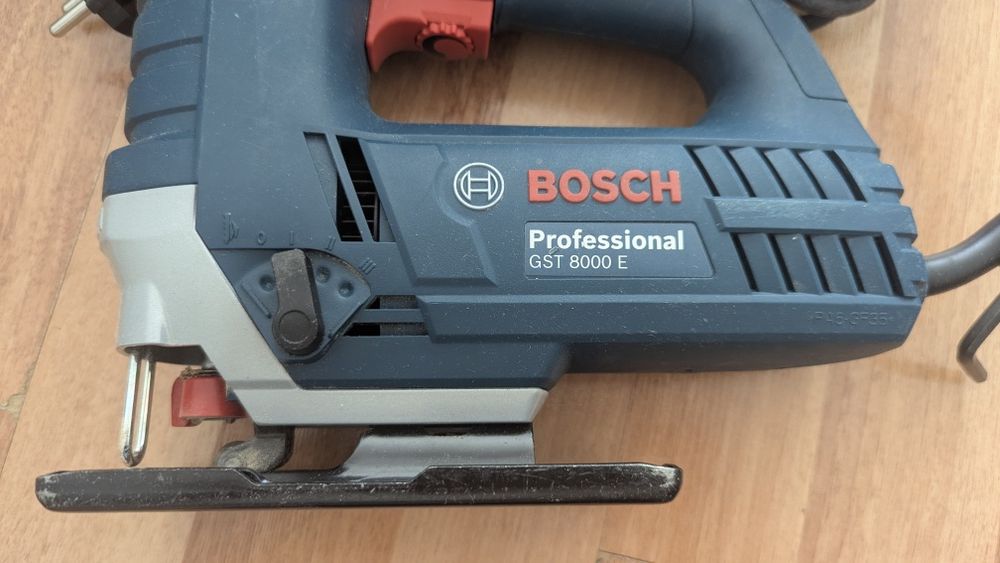 Лобзик Bosch GST8000E Professional