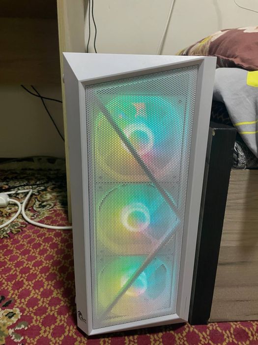Compyuter sotiladi
