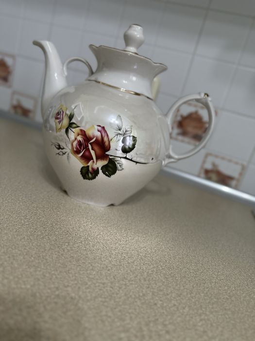 Продам чайник в отличном состоянии