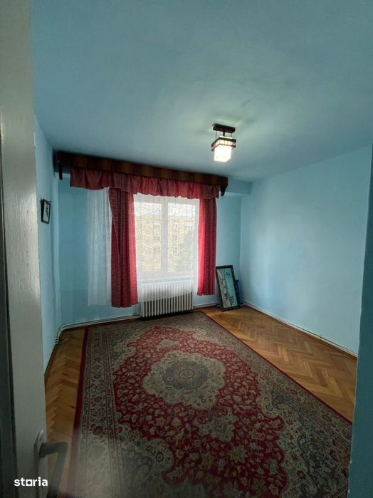 Apartament 4 camere 2 bai Central