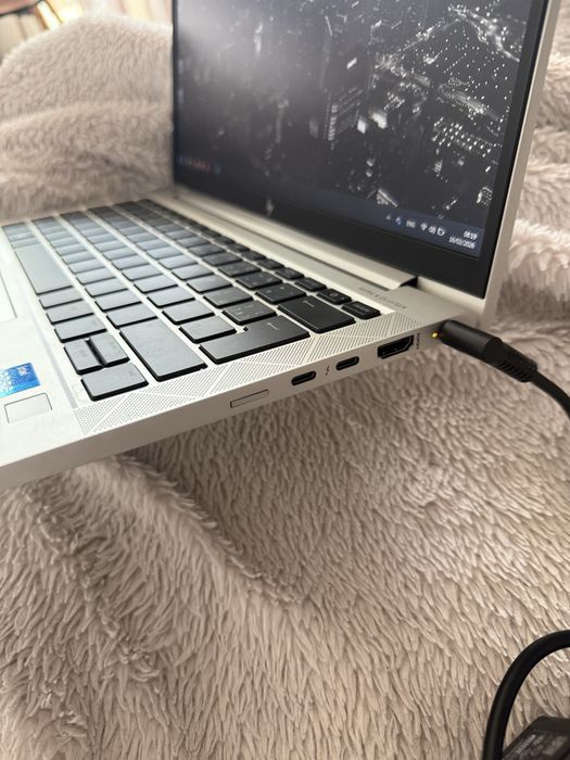 СПЕШНО!Като нов! HP Elitebook 830 G8