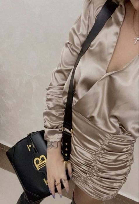 атласное платье S (42)