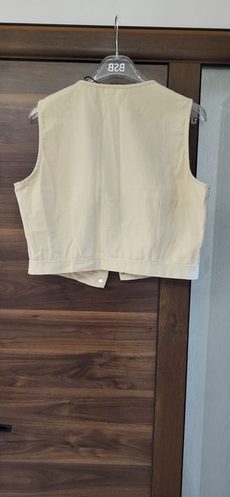 Дамски костюм-панталон и елек