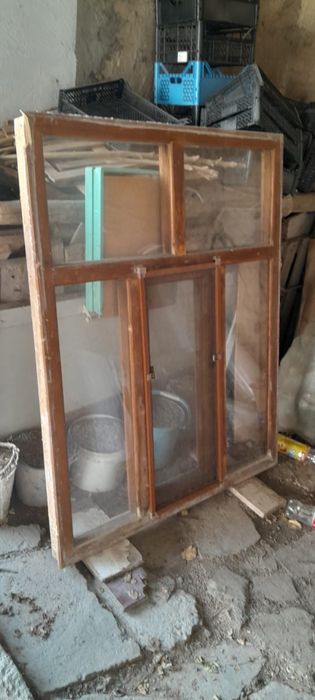 Пластик сиякты жасалган агаш терезе