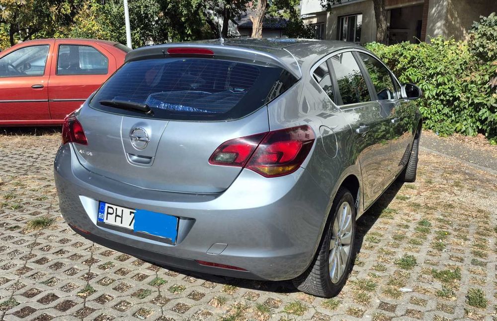 OPEL Astra 2011 — imagine 3