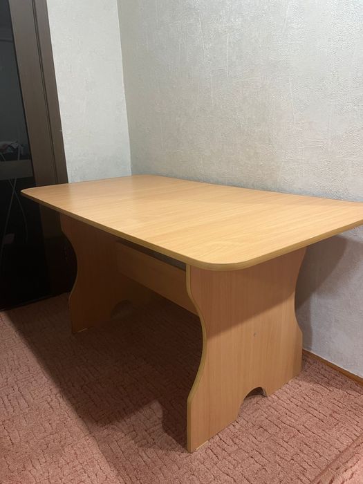 Продам стол в отличном состоянии