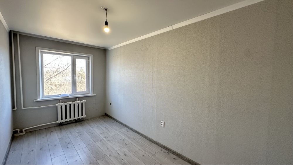 Трехкомнатная 2 этаж пр Абая