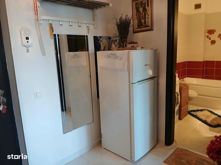 Vede din camera Padurea Rosu la200m, STB 200 m,etj 2 din3,lift,mobilat