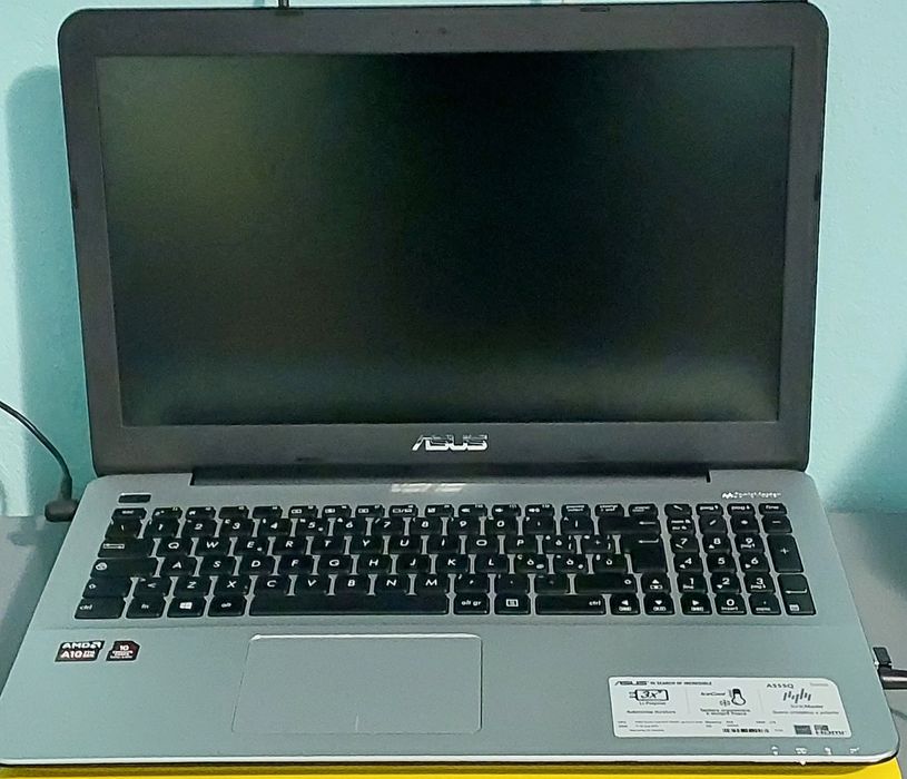 Laptop asus A555Q