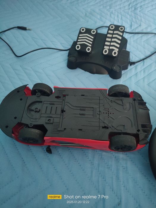 Количка с дистанционно и педали