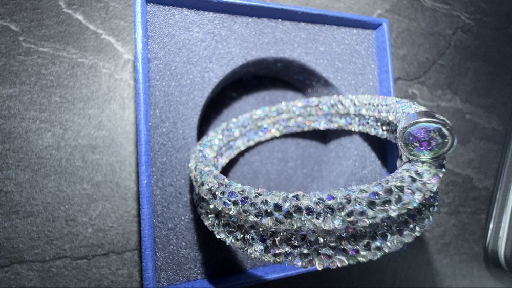 Луксозна дамска гривна Swarovski